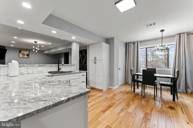 Photo - 8001 Greenspring Way Unidad 8001-F