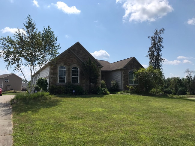 Building Photo - 1686 Sandy Lake Rd