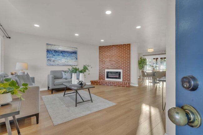 Photo - 7472 Blue Fox Way