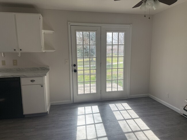 Photo - 3541 Granger Ave W