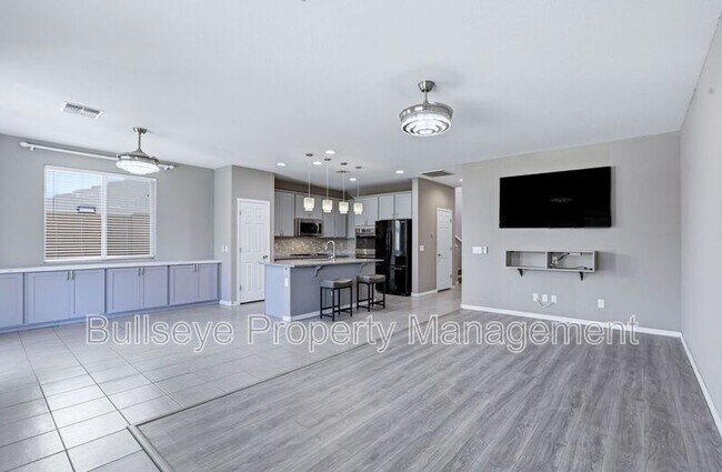 Photo - 304 N 78th Pl