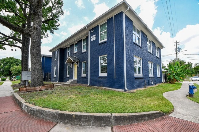 Building Photo - 1011 Enid St Unit 2