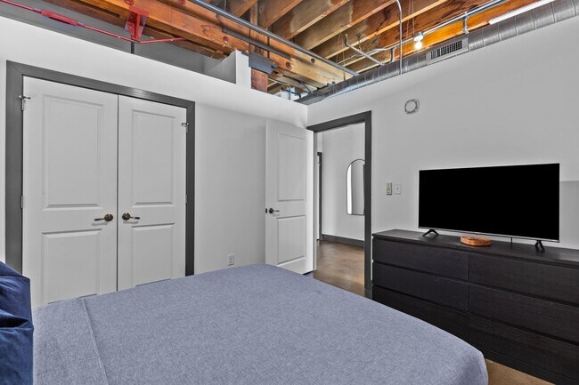 Photo - Peper Lofts @ Laclede's Landing Unidad 3L