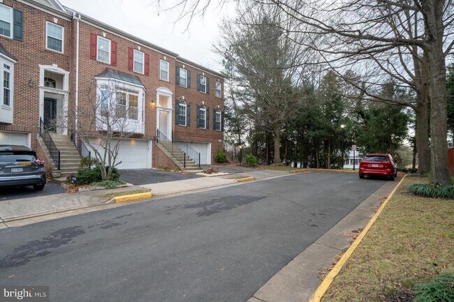 Photo - 8648 Royal Worcester Ln