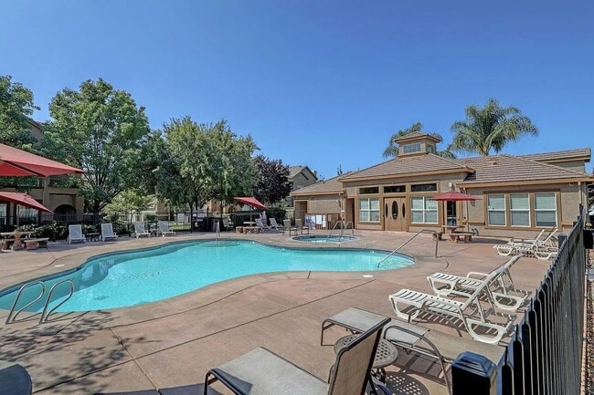 Photo - 5350 Dunlay Dr Unit 817