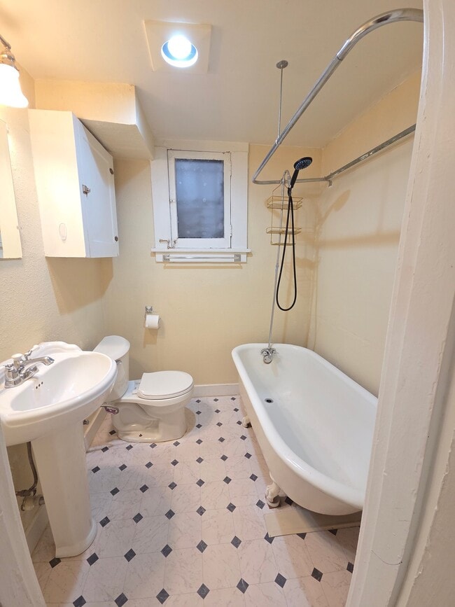 Photo - 2068 NW Flanders St Unit 8
