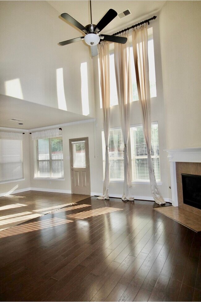 Photo - 158 Black Swan Pl