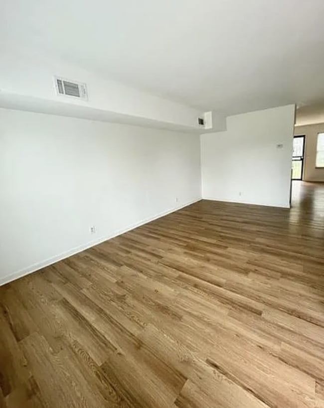 Photo - Charming 2 Bed, 1.5 Bath in the Heart of East Nashville Unit B