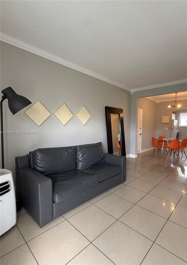 Photo - 7710 Harding Ave Unidad 1