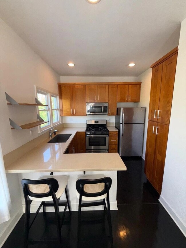Building Photo - 1303 Cloverdale Ave Rental