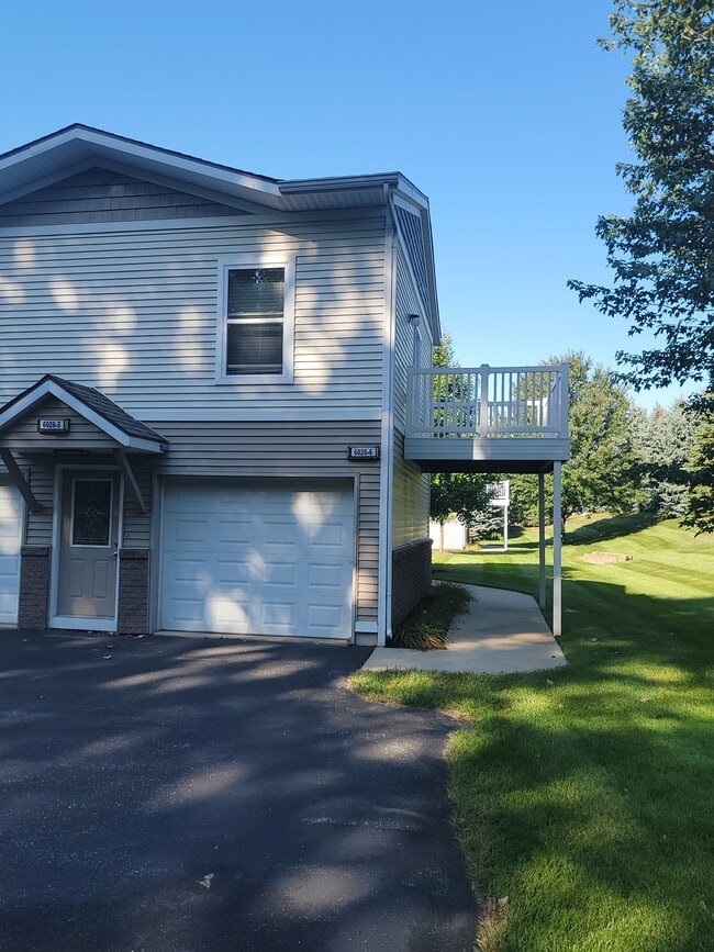 Building Photo - 6026 E Fieldstone Hills Dr Unit 6026-5
