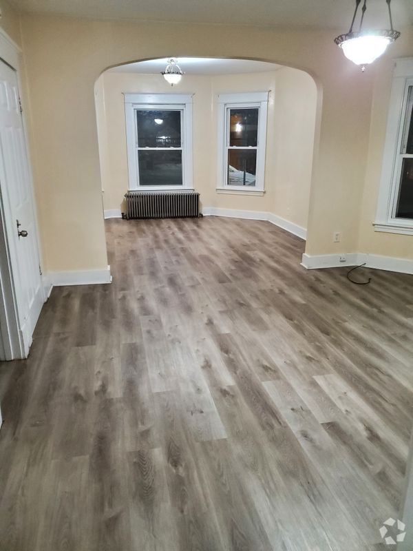 Building Photo - 861 Oakwood Ave Rental