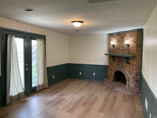 Photo - 5425 Hewitt Ln