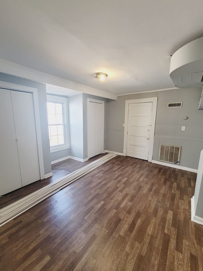 Photo - Two-Bedroom Single Family Home in Downtown...