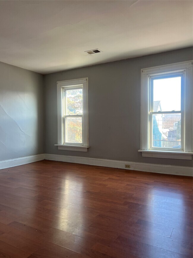 Photo - 111 Eldredge St Unidad 2