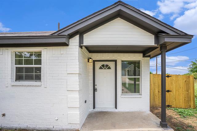 Photo - 2200 Brookes St