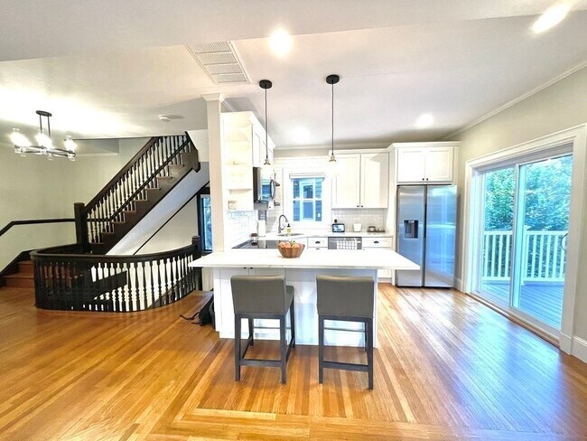 Photo - 103 Thurston St Unit 1