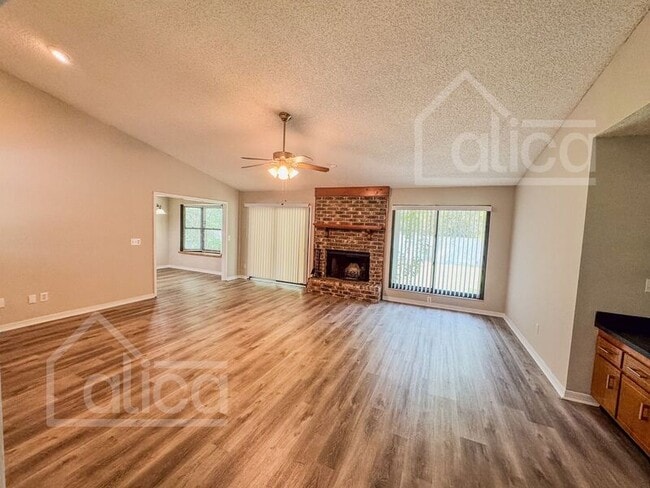 1959 Sussex Dr N