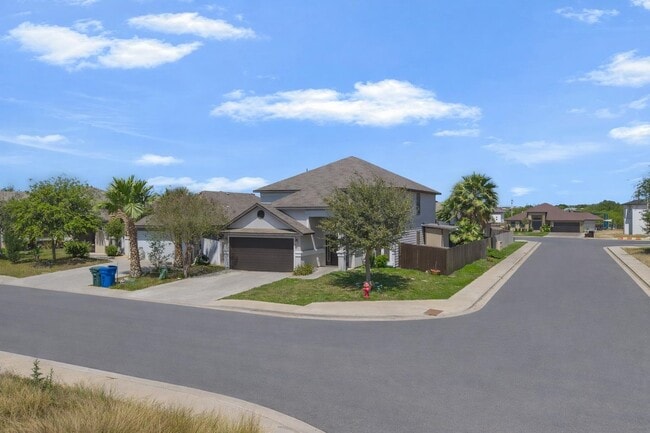 Photo - 5528 Somerville St