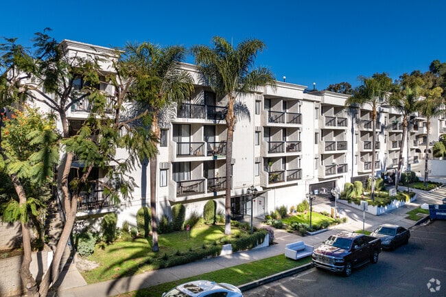 Photo - Club Brentwood