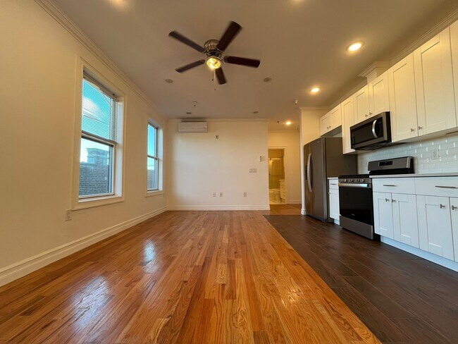 Photo - 373 Danforth Ave Unit 303