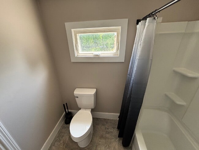 Photo - Charming 2BR Apartment with Heat Included – Convenient Springvale Location! Unidad 1