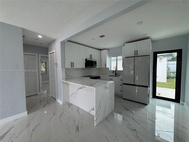 Photo - 16440 NE 10th Ave