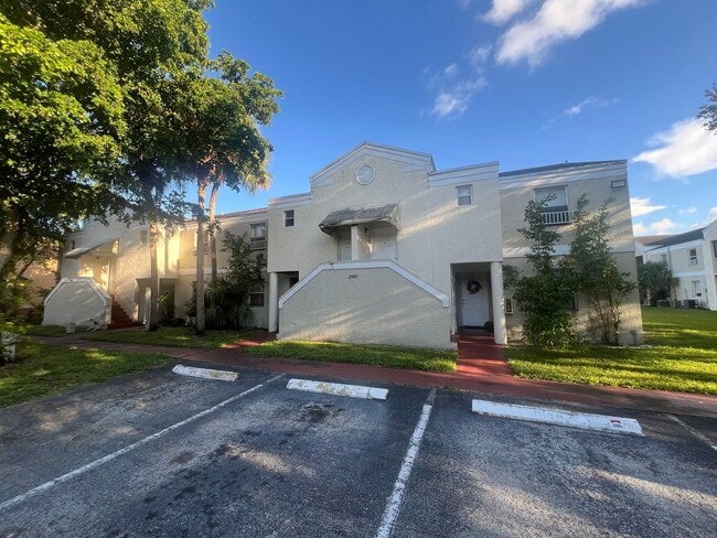 2571 NW 56th Ave