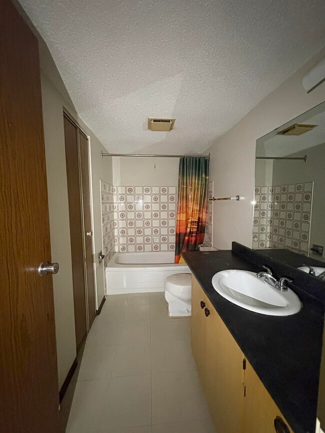 Photo - 1 Bed 1 Bath Unit in Olds, AB Unit 216