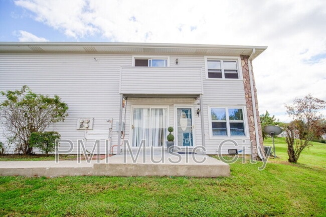 Photo - 810 Bellevue Rd