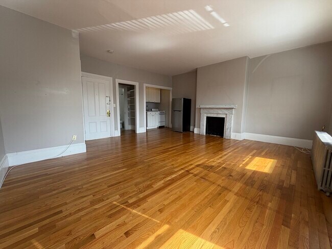 Photo - 82 Charles St Unit 4R