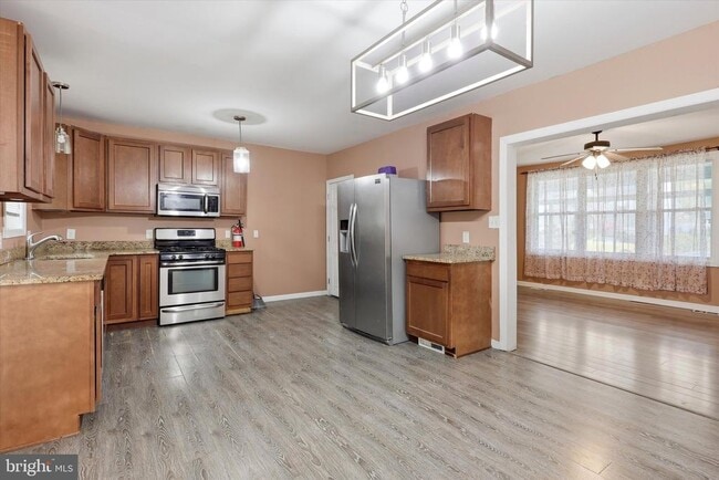 Photo - 334 N Oakland Ave