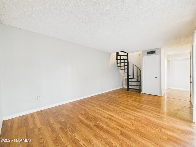 Photo - 506 Fox Run Ave