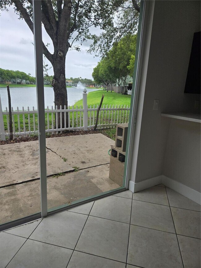 Photo - 2804 SE 16th Ave Condo Unit 124