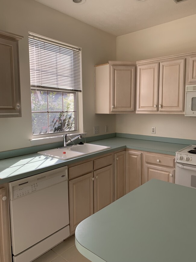 Photo - 576 Wildflower Trl