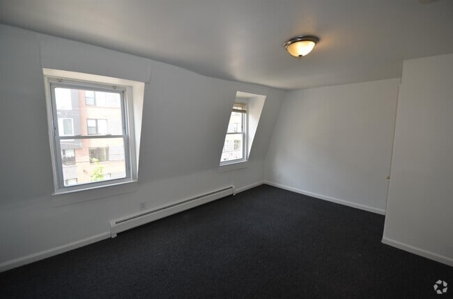 Building Photo - 30 Yale Ave Rental