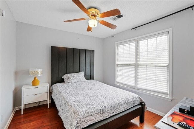 Photo - 1925 Glenellen Ct