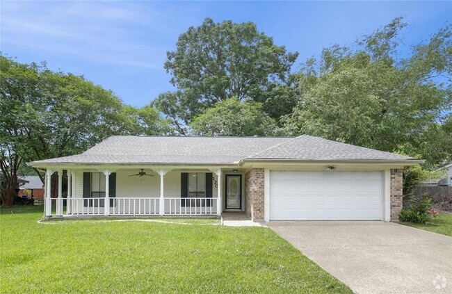 Building Photo - 1203 Lake Village Blvd Rental