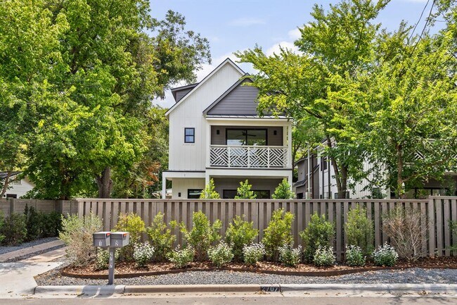 Photo - 2707 Stacy Ln