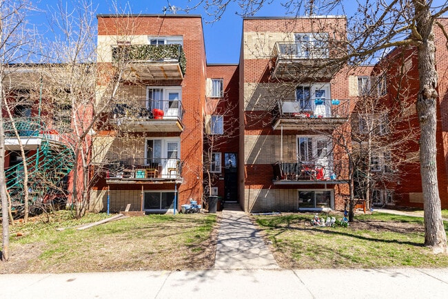 Building Photo - 6305 De La Roche