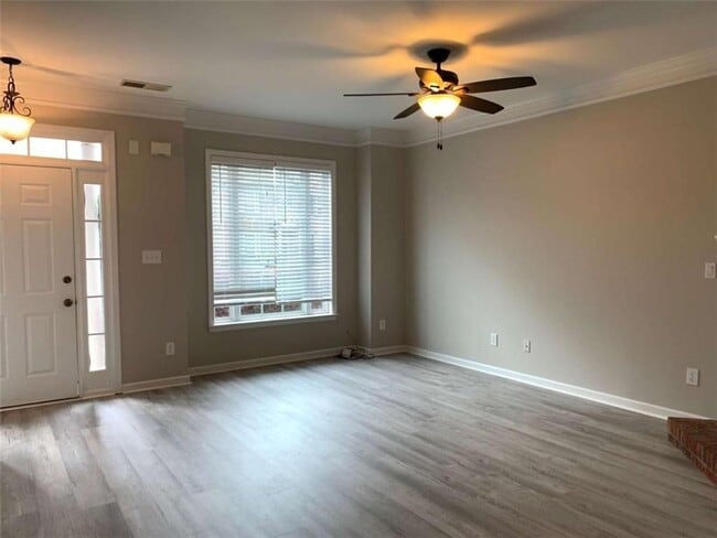 Photo - 1743 Heights Cir