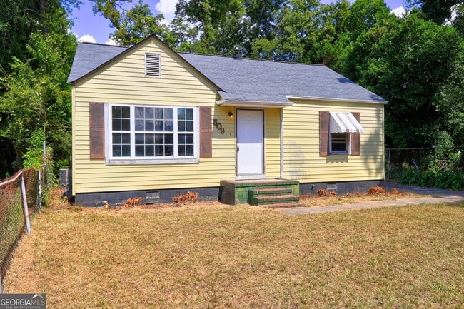 Building Photo - 509 Lynmore Cir