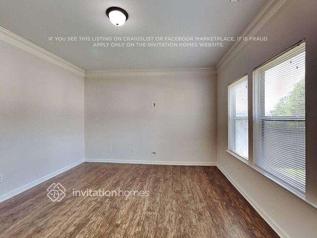 289 Village Broad St