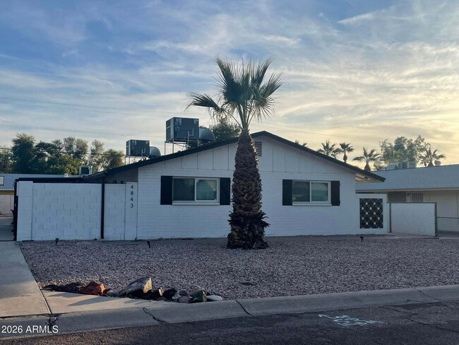 Building Photo - Stylish 2-Bedroom Arcadia Lite Living Minutes from Downtown Phoenix Unit 10