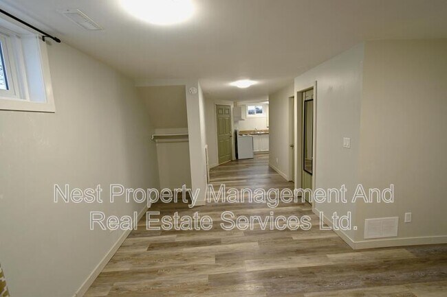 Photo - 2401 Pine St