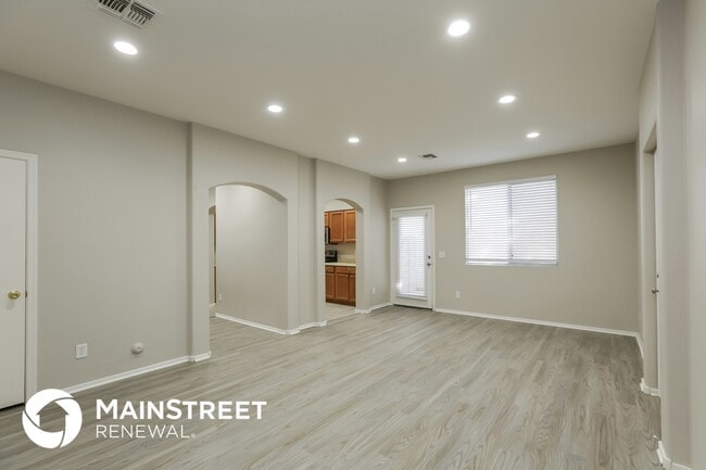 Photo - 5337 W Warner St