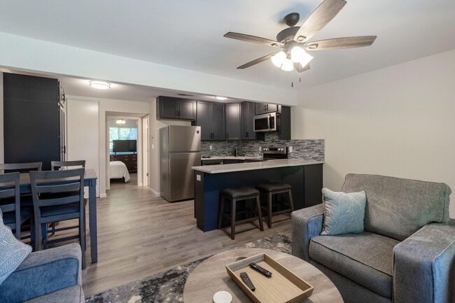 Photo - 801 N Ann St Unit 4