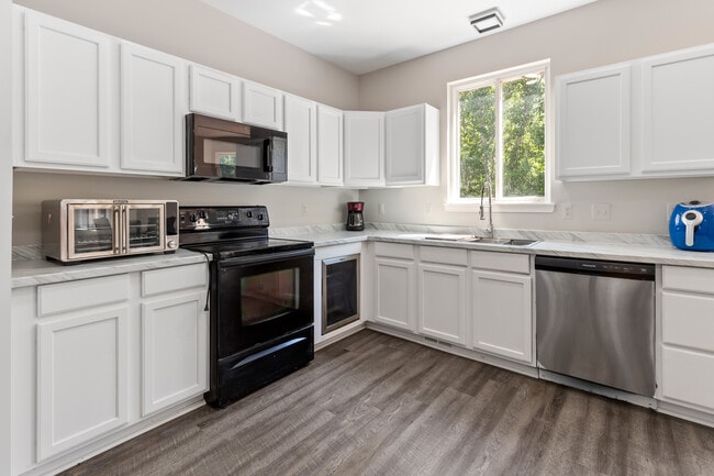 Photo - 16409 Eastwind St