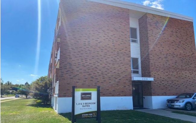 Building Photo - UPDATED 2BD APARTMENT ON LORNE AVE Unit 3