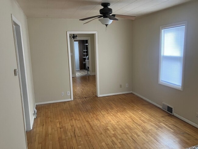 Photo - 114 N 79th St